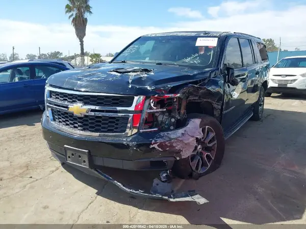 1GNSCHKC1JR131979 2018 CHEVROLET SUBURBAN - Image 2