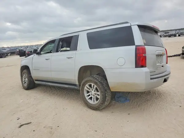 1GNSCHKC1JR235646 2018 CHEVROLET SUBURBAN - Image 2