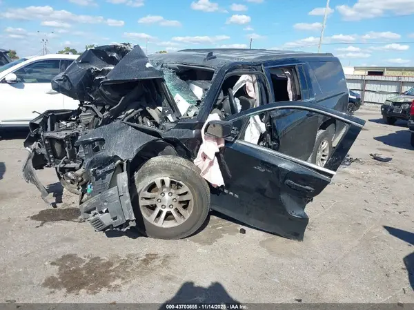 1GNSCHKC1KR390733 2019 CHEVROLET SUBURBAN - Image 2