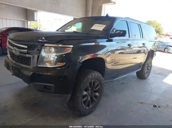 1GNSCHKC3HR151824 2017 CHEVROLET SUBURBAN - Image 2