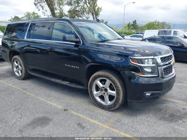 1GNSCHKC3HR332972 2017 CHEVROLET SUBURBAN - Image 1