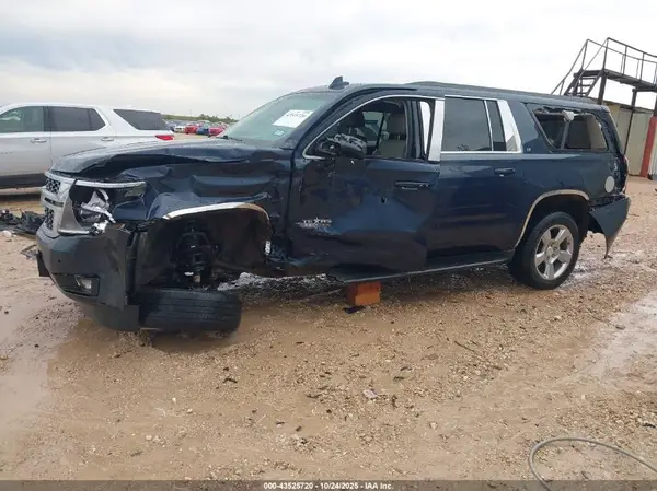 1GNSCHKC3KR130544 2019 CHEVROLET SUBURBAN - Image 2
