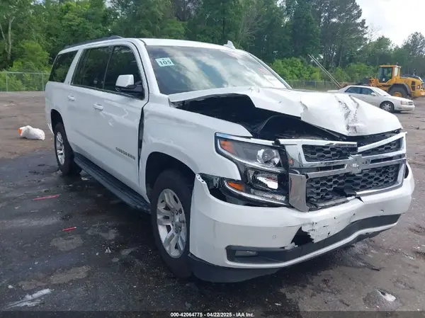 1GNSCHKC4HR217572 2017 CHEVROLET SUBURBAN - Image 1