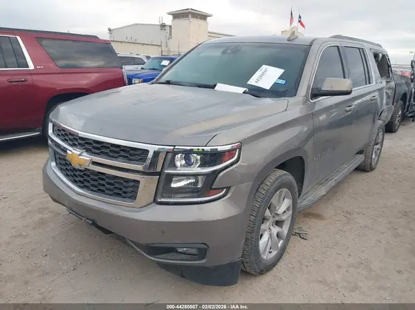1GNSCHKC4HR240432 2017 CHEVROLET SUBURBAN - Image 2