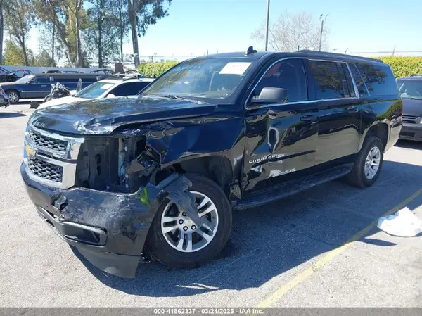 1GNSCHKC4JR111130 2018 CHEVROLET SUBURBAN - Image 2