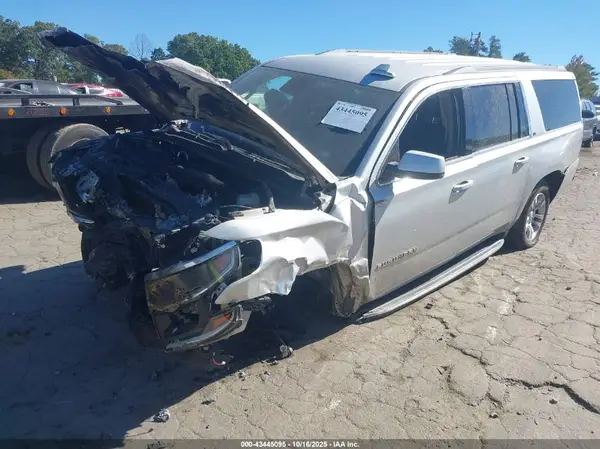 1GNSCHKC4JR145701 2018 CHEVROLET SUBURBAN - Image 2