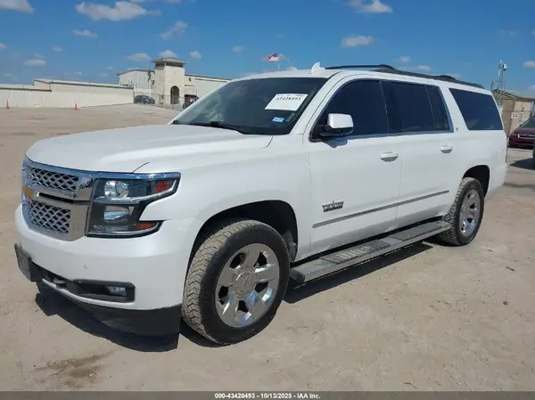 1GNSCHKC4JR305768 2018 CHEVROLET SUBURBAN - Image 2