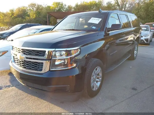 1GNSCHKC4JR334736 2018 CHEVROLET SUBURBAN - Image 2