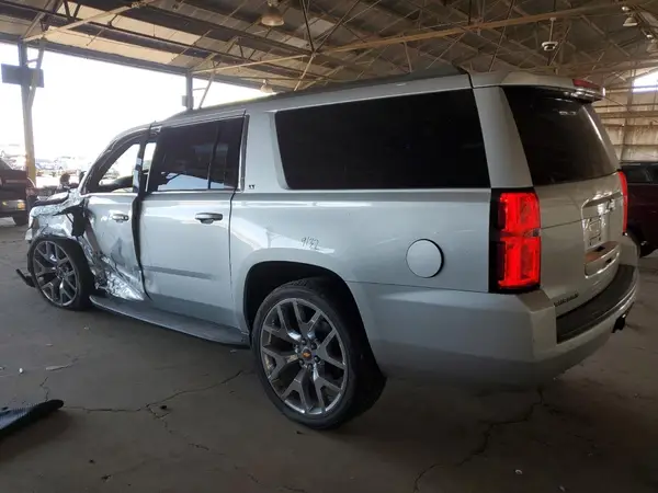 1GNSCHKC4JR355859 2018 CHEVROLET SUBURBAN - Image 2