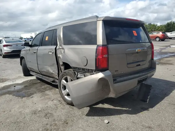 1GNSCHKC5HR370882 2017 CHEVROLET SUBURBAN - Image 2