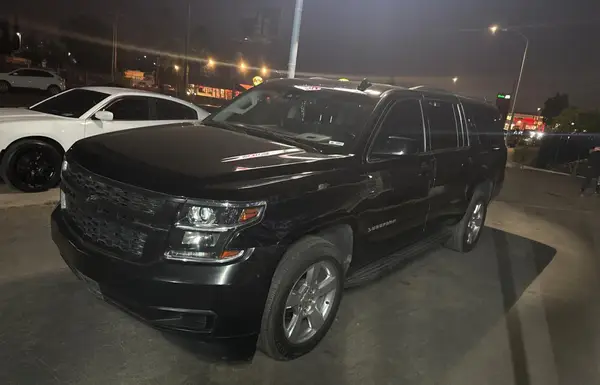 1GNSCHKC5KR160239 2019 CHEVROLET SUBURBAN - Image 2