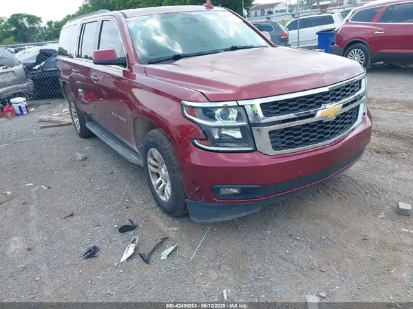 1GNSCHKC6GR244576 2016 CHEVROLET SUBURBAN - Image 1