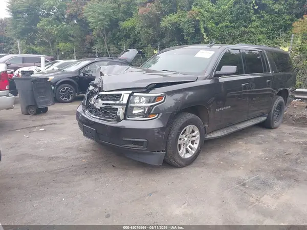 1GNSCHKC6HR253702 2017 CHEVROLET SUBURBAN - Image 2