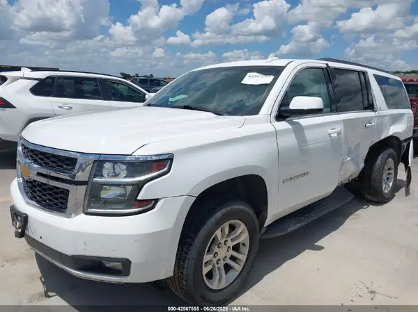 1GNSCHKC6HR267843 2017 CHEVROLET SUBURBAN - Image 2