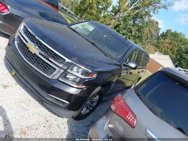 1GNSCHKC6JR145182 2018 CHEVROLET SUBURBAN - Image 2