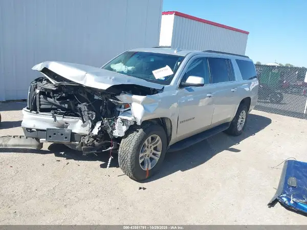 1GNSCHKC6JR398132 2018 CHEVROLET SUBURBAN - Image 2