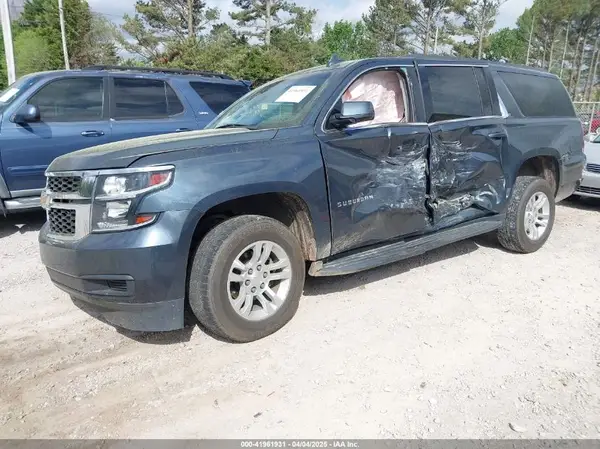 1GNSCHKC6KR135270 2019 CHEVROLET SUBURBAN - Image 2