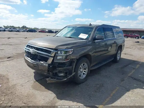 1GNSCHKC7GR172335 2016 CHEVROLET SUBURBAN - Image 2