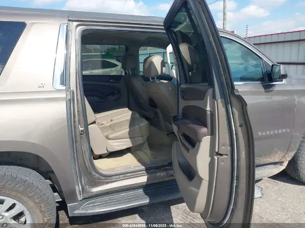 1GNSCHKC7GR172335 2016 CHEVROLET SUBURBAN - Image 8