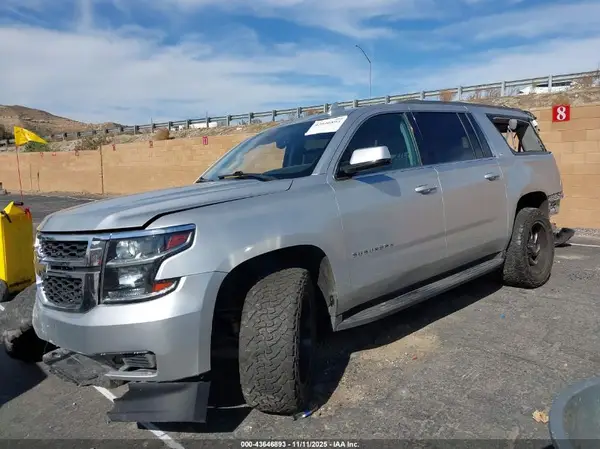 1GNSCHKC7JR130805 2018 CHEVROLET SUBURBAN - Image 2