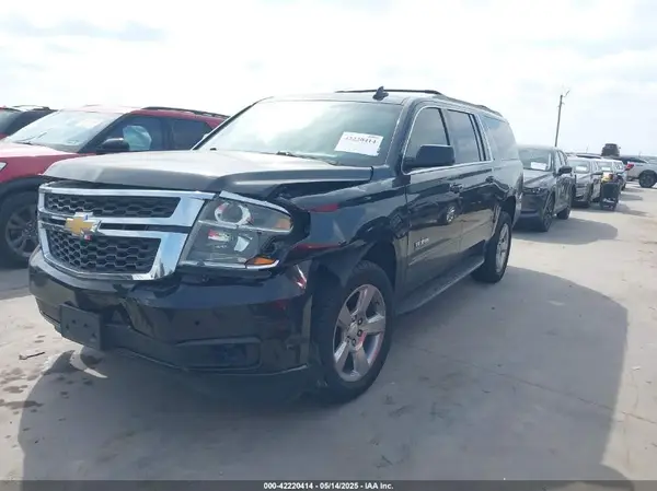 1GNSCHKC7JR140833 2018 CHEVROLET SUBURBAN - Image 2