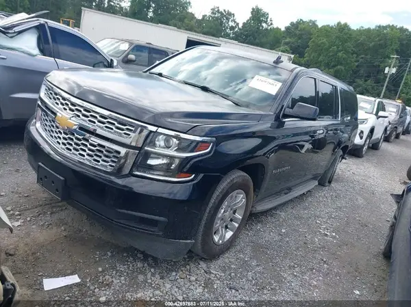 1GNSCHKC7JR240740 2018 CHEVROLET SUBURBAN - Image 2