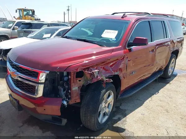 1GNSCHKC7JR392873 2018 CHEVROLET SUBURBAN - Image 2