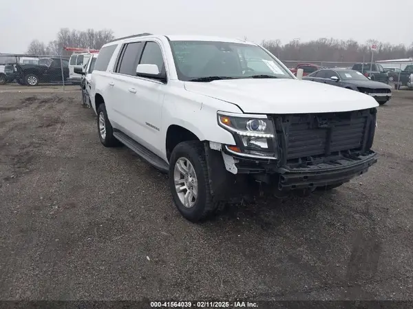 1GNSCHKC8HR133898 2017 CHEVROLET SUBURBAN - Image 1