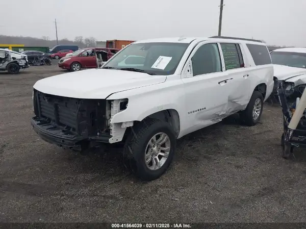 1GNSCHKC8HR133898 2017 CHEVROLET SUBURBAN - Image 2