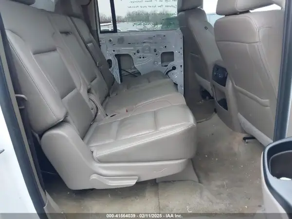 1GNSCHKC8HR133898 2017 CHEVROLET SUBURBAN - Image 8