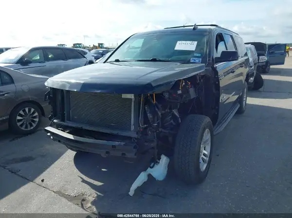 1GNSCHKC8HR233807 2017 CHEVROLET SUBURBAN - Image 2