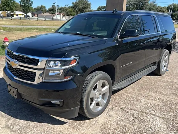 1GNSCHKC8HR248078 2017 CHEVROLET SUBURBAN - Image 2