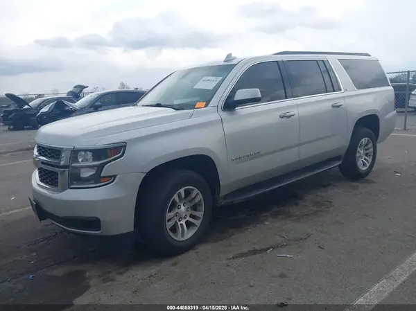 1GNSCHKC8JR132126 2018 CHEVROLET SUBURBAN - Image 2