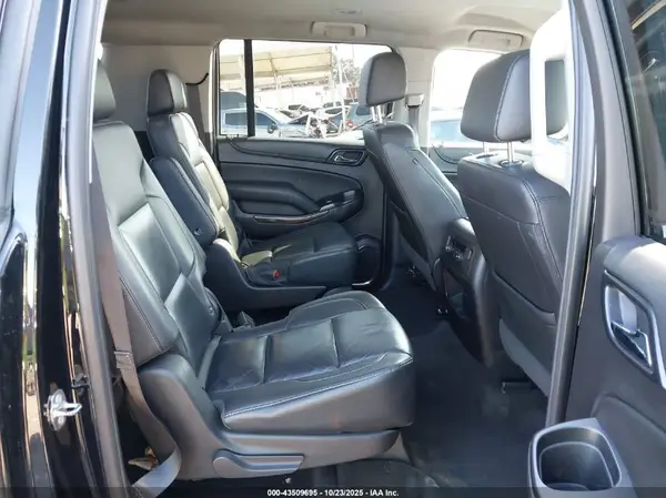1GNSCHKC8JR319821 2018 CHEVROLET SUBURBAN - Image 8
