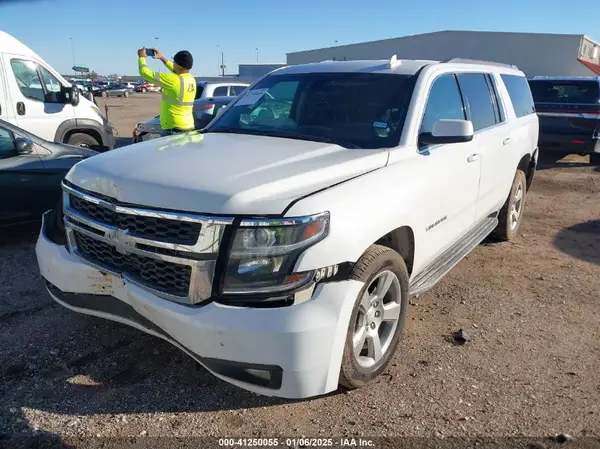 1GNSCHKC9GR347569 2016 CHEVROLET SUBURBAN - Image 2