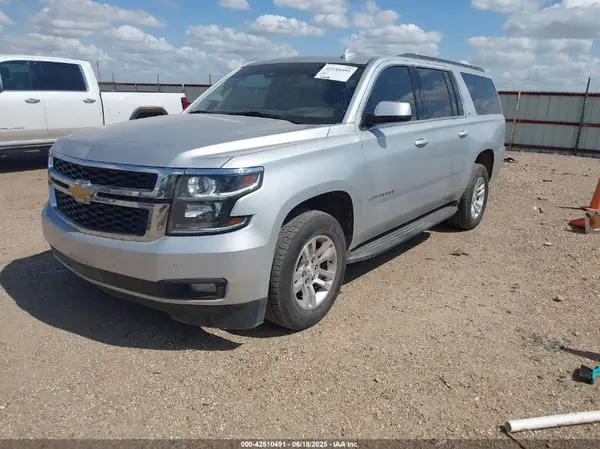 1GNSCHKC9HR287701 2017 CHEVROLET SUBURBAN - Image 2