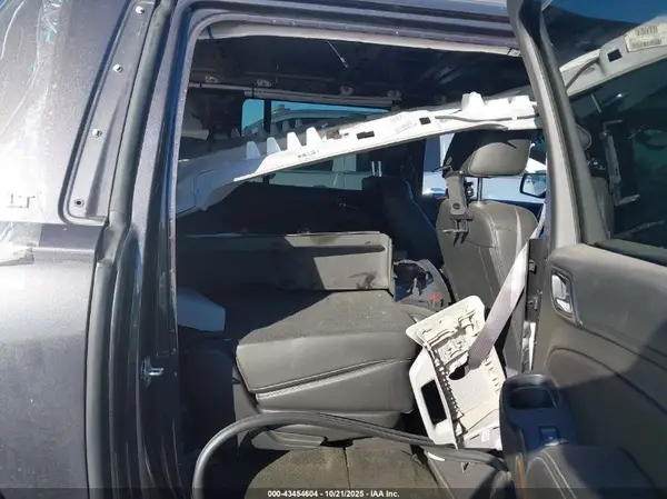 1GNSCHKC9HR343359 2017 CHEVROLET SUBURBAN - Image 8