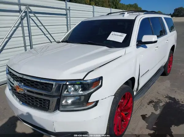 1GNSCHKC9JR330746 2018 CHEVROLET SUBURBAN - Image 2