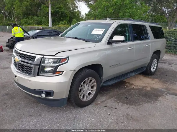 1GNSCHKCXGR282232 2016 CHEVROLET SUBURBAN - Image 2