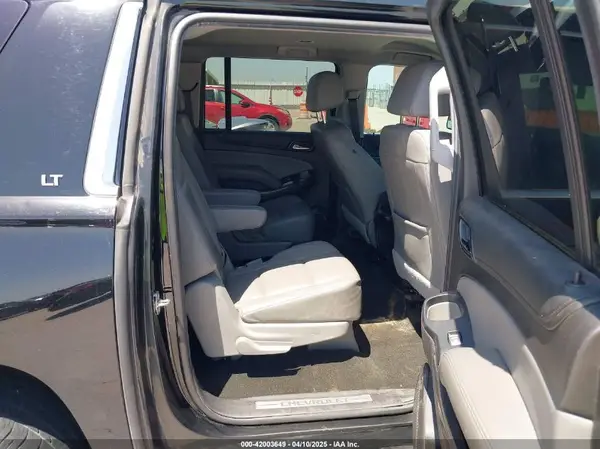 1GNSCHKCXHR375060 2017 CHEVROLET SUBURBAN - Image 8