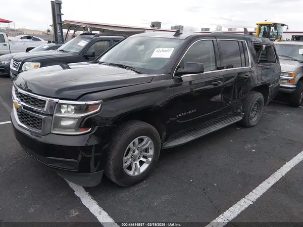 1GNSCHKCXJR123976 2018 CHEVROLET SUBURBAN - Image 2