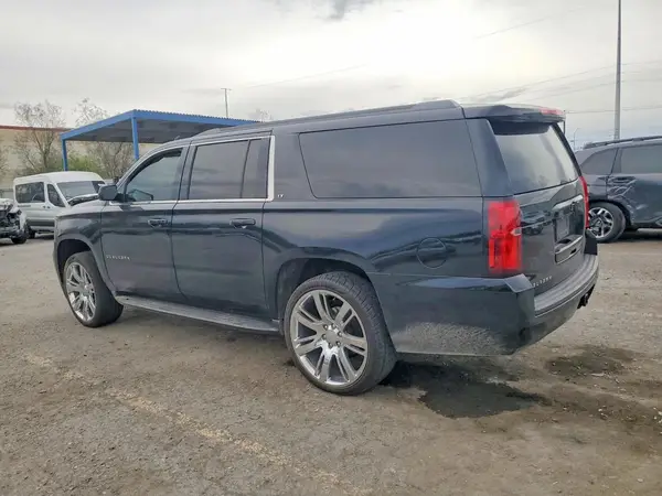 1GNSCHKCXJR143922 2018 CHEVROLET SUBURBAN - Image 2