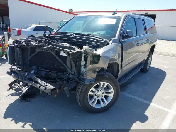 1GNSCHKCXJR303264 2018 CHEVROLET SUBURBAN - Image 2