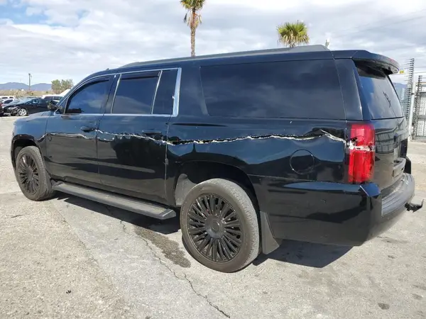 1GNSCHKCXJR361424 2018 CHEVROLET SUBURBAN - Image 2