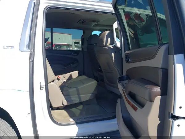 1GNSCJKC0GR152211 2016 CHEVROLET SUBURBAN - Image 8