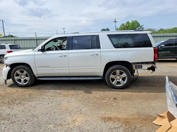 1GNSCJKC0HR381747 2017 CHEVROLET SUBURBAN - Image 2