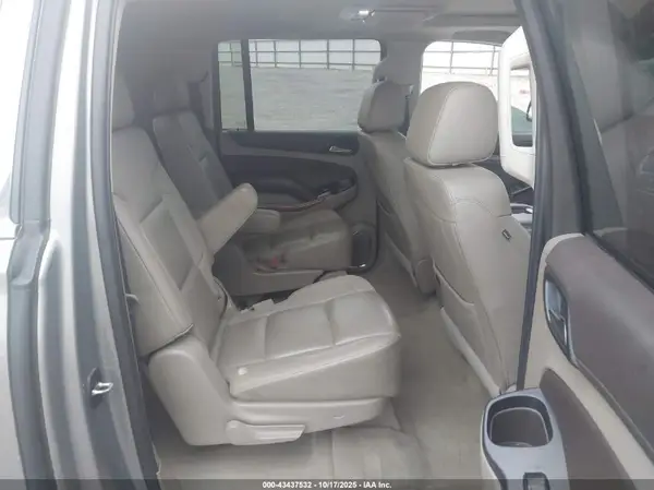 1GNSCJKC1KR134289 2019 CHEVROLET SUBURBAN - Image 8