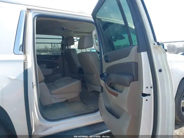 1GNSCJKC2HR258693 2017 CHEVROLET SUBURBAN - Image 8
