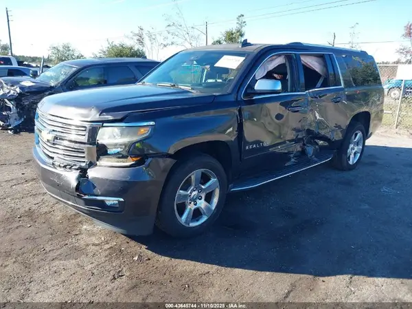 1GNSCJKC3HR124341 2017 CHEVROLET SUBURBAN - Image 2