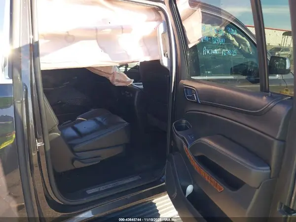 1GNSCJKC3HR124341 2017 CHEVROLET SUBURBAN - Image 8